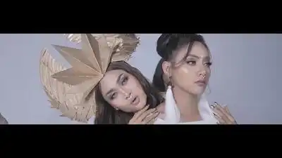 скачать клип Nikki Nikki - Beautiful Art