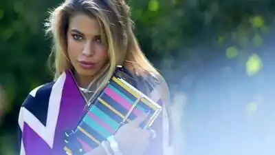 Скачать клип