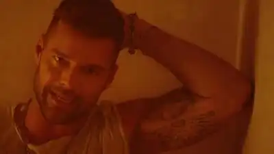 Скачать клип