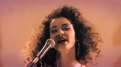 скачать клип Emmelie De Forest - History