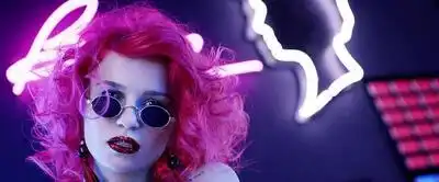 скачать клип Кирилл Мойтон - Покажи Мне Красный