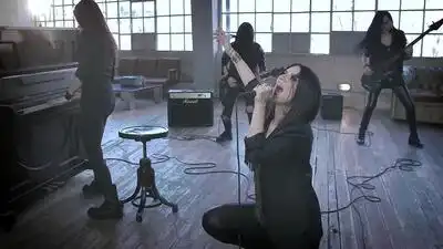 скачать клип Laura Pausini - Frasi A Meta