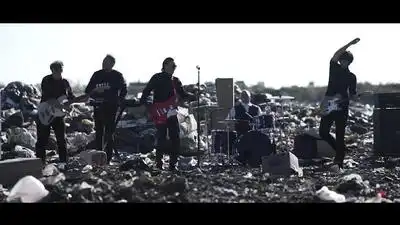 Скачать клип