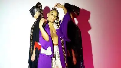 скачать клип Oceana - Strike