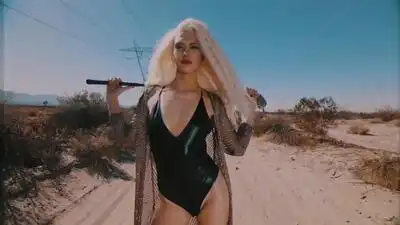 скачать клип Sak Noel and Salvi Feat. RDX - Mash Up The Place