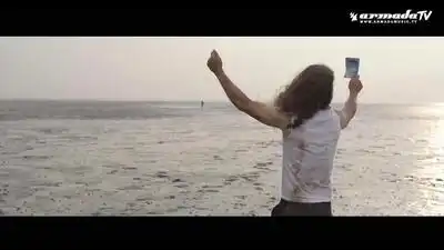 скачать клип Chicane - A Love That is Hard To Find