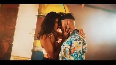 скачать клип Emis Killa - Rollercoaster