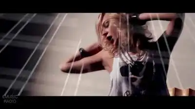 скачать клип Ashley Izco ft. Lucy Clarke - Groove On