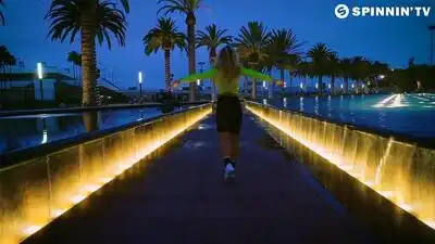 скачать клип Breathe Carolina and Sunstars - Feel It