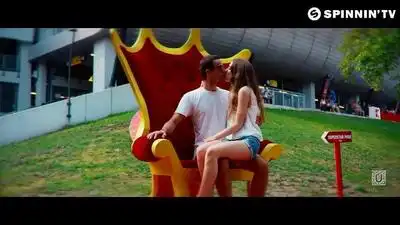 скачать клип TUJAMO Feat. Karen Harding - With U