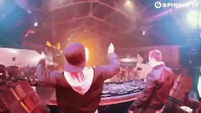 Скачать клип