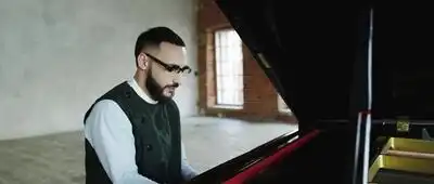 скачать клип LOne - Медленно