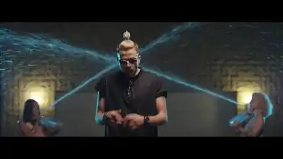 скачать клип Lora Feat. Shift - Pana In Rai