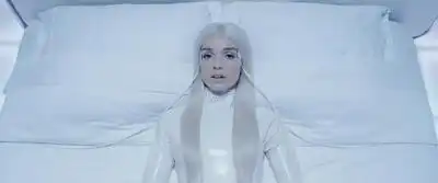 скачать клип Poppy Feat. Diplo - Time Is Up