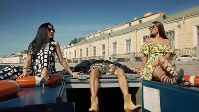 скачать клип Ленинград - Не хочу быть москвичом