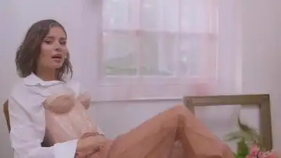 скачать клип Nina Nesbitt - Loyal To Me