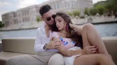 Скачать клип