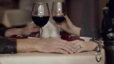 скачать клип Андрей Адаричев - Беги по волнам