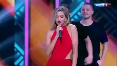 скачать клип Вера Брежнева - Близкие Люди - Live