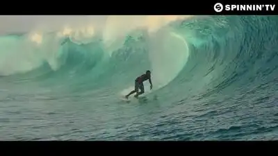 скачать клип Mark Villa - Riptide