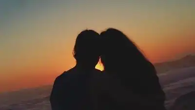 скачать клип Onas Blue - Perfect Strangers