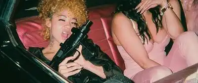 скачать клип T.I. Ft. Young Thug, Swizz Beatz - The Weekend