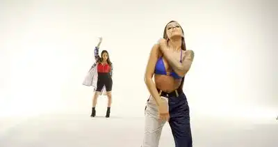 скачать клип STEFANIA Feat. Nicole Cherry - Esentele