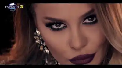 скачать клип Деси Слава - Много Съм Добра