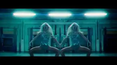 скачать клип Alice Chater - Hourglass