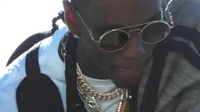 Скачать клип