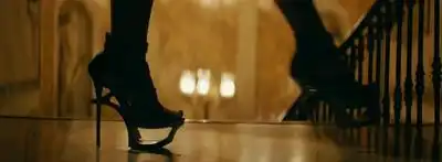 скачать клип Melendi - Besos A La Lona