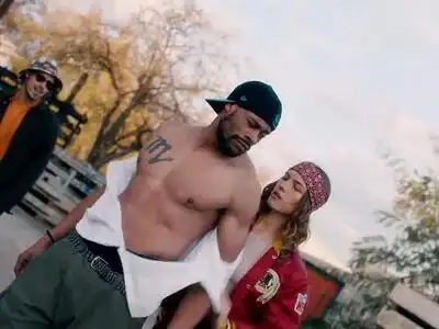 Скачать клип