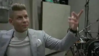 скачать клип HI-FI and Митя Фомин and Павел Есенин - Разбуди  ...