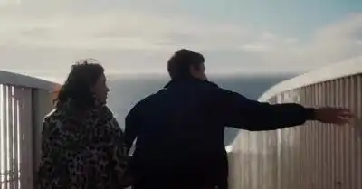 скачать клип Tom Walker - Just You and I