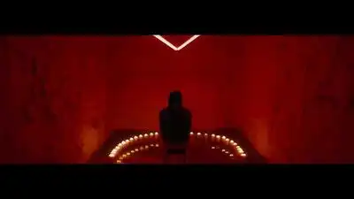 скачать клип Offset - Red Room