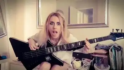 скачать клип The SoapGirls - One Way Street