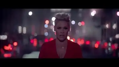 скачать клип Pink - Walk Me Home