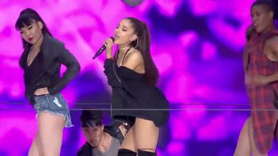 скачать клип Jessie J, Ariana Grande, Nicki Minaj - Bang Bang - live
