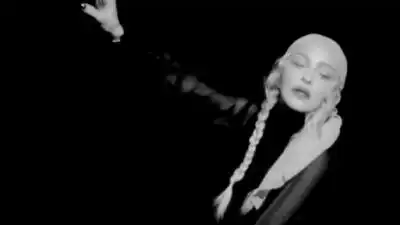 скачать клип Madonna - I Rise