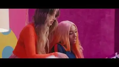 скачать клип Мари Сенн - Танцы