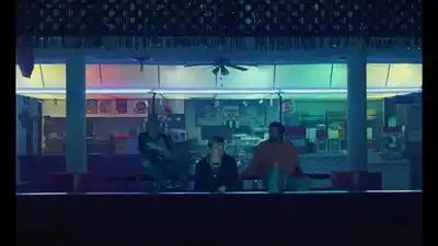 скачать клип LANY, Julia Michaels - okay