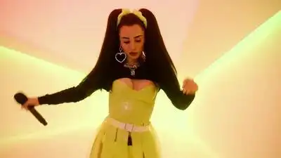 Скачать клип