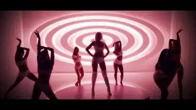 скачать клип Ashley O - On a Roll