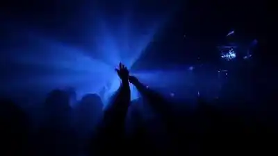 скачать клип Джаро and Ханза - Королева танцпола