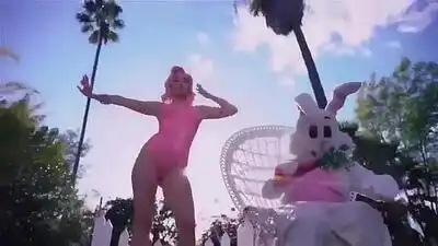 скачать клип Miley Cyrus - Mothers Daughter - Ashly O