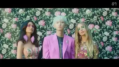 скачать клип EXO-SC - What a life