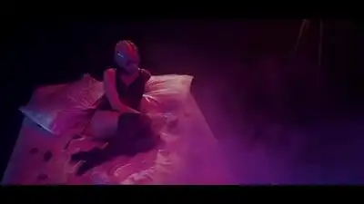 скачать клип Kailee Morgue - Siren