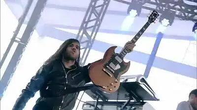 скачать клип Demi Lovato - Confident - Live