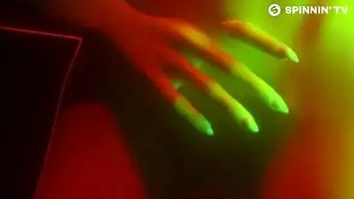 Скачать клип