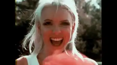 скачать клип Alessia Cara - Rooting For You